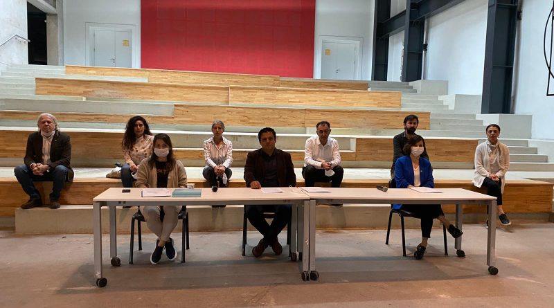 DOĞAYA ZARAR VEREN VE KAMU YARARI BULUNMAYAN KENTLEŞME UYGULAMALARINDAN VAZGEÇİLMELİDİR. "ÇEŞME KÜLTÜR VE TURİZM KORUMA VE GELİŞİM BÖLGESİ" HAKKINDA KAMUOYU BİLGİLENDİRMESİ