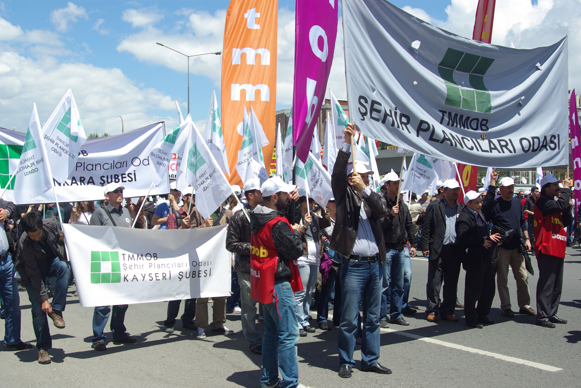 15 MAYIS TMMOB MİTİNGİ`NDE MEYDANLARDAYDIK!