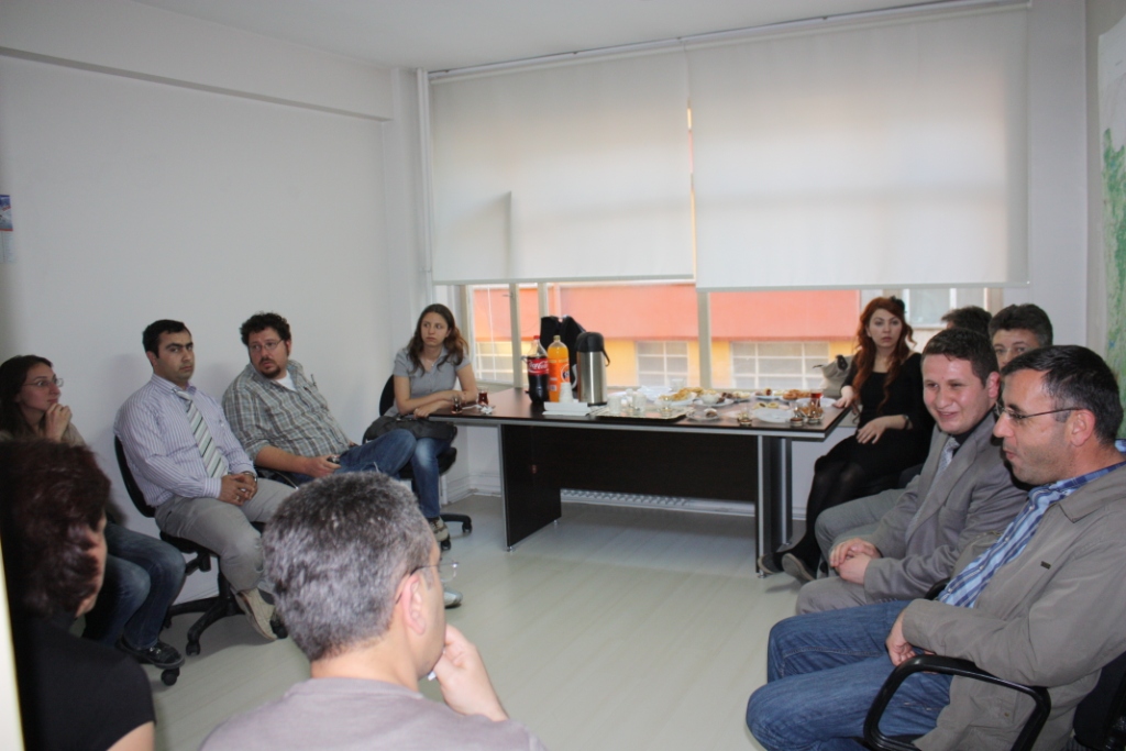 YOZGAT-SİVAS-KAYSERİ ÇEVRE DÜZENİ PLANI İLE İLGİLİ ŞUBEMİZ ÜYE GÖRÜŞLERİNİN DEĞERLENDİRİLMESİ AMACIYLA 15 MAYIS 2012 TARİHİNDE ÜYELERİMİZLE TOPLANTI YAPTIK