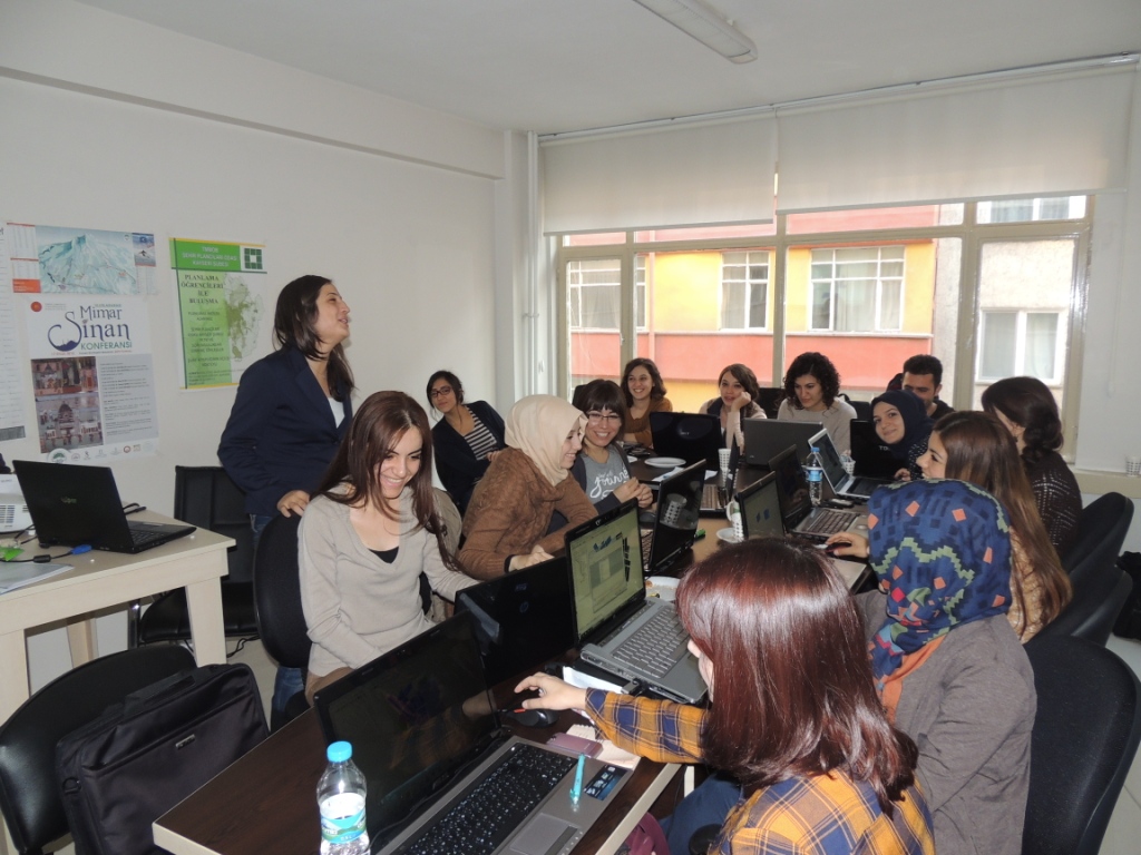 6-9 ARALIK 2012 TARİHLERİNDE ŞUBEMİZDE “GIS TABANLI KENT PLANLAMA UYGULAMALARI VE KENT BİLGİ SİSTEMLERİ PROJELENDİRME SERTİFİKA EĞİTİM PROGRAMI”NA İLİŞKİN KURS DÜZENLENDİ