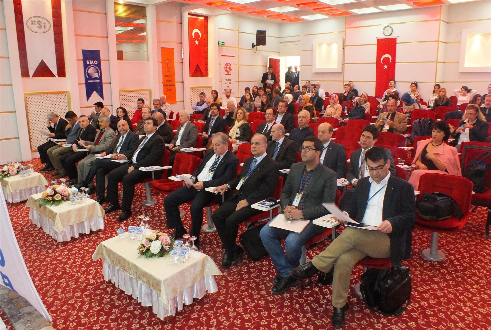 SAMSUN KENT SEMPOZYUMU 16-17 NİSAN TARİHLERİNDE DSİ 56`LAR KONGRE SALONU`NDA GERÇEKLEŞTİRİLDİ.