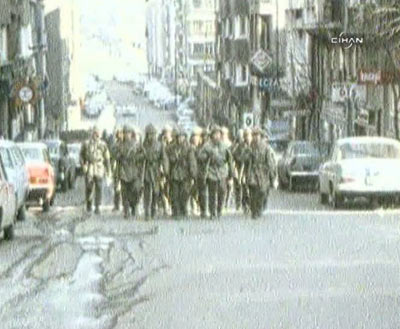 BUGÜN KENTLERİMİZİN İÇİNDE BULUNDUĞU KARANLIK ÇIKMAZ SOKAĞA 12 EYLÜL 1980’DE GİRİLMİŞTİR
