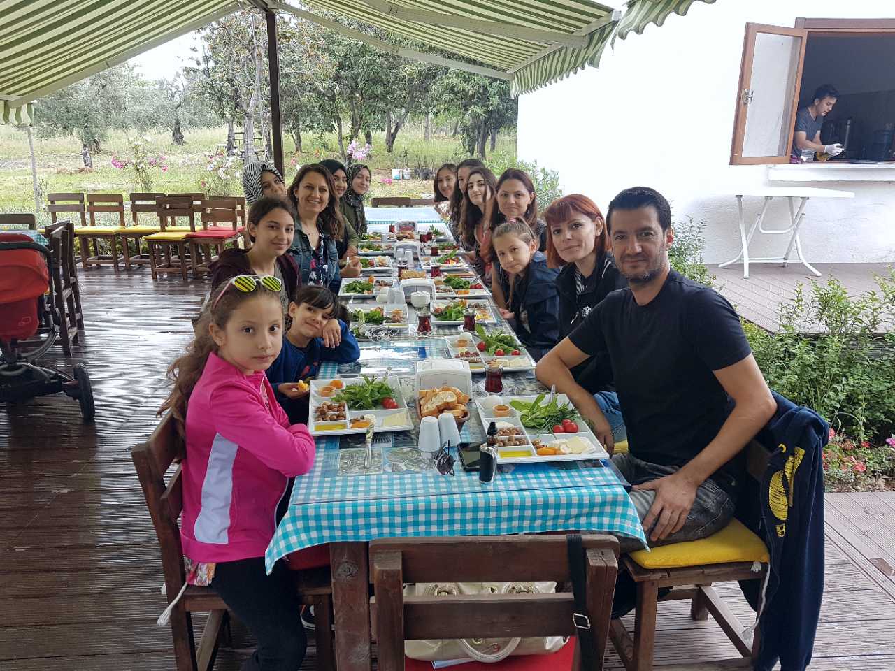 BAHARA MERHABA KAHVALTISI VE DOĞA YÜRÜYÜŞÜ ETKİNLİĞİMİZİ GERÇEKLEŞTİRDİK.