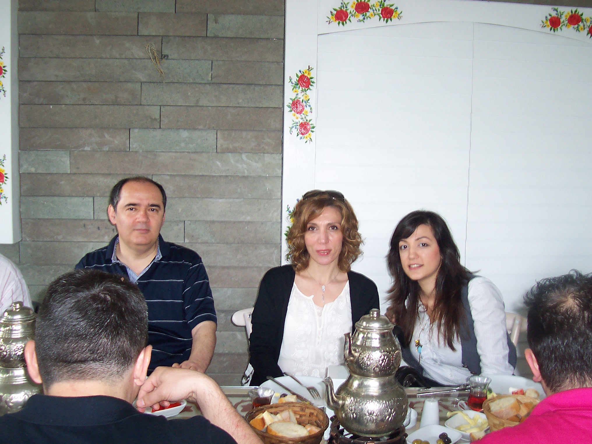 ÜYELERİMİZ VE KTÜ ŞEHİR VE BÖLGE PLANLAMA BÖLÜMÜ ÖĞRETİM ELEMANLARI İLE BİRLİKTE KAHVALTIDAYDIK