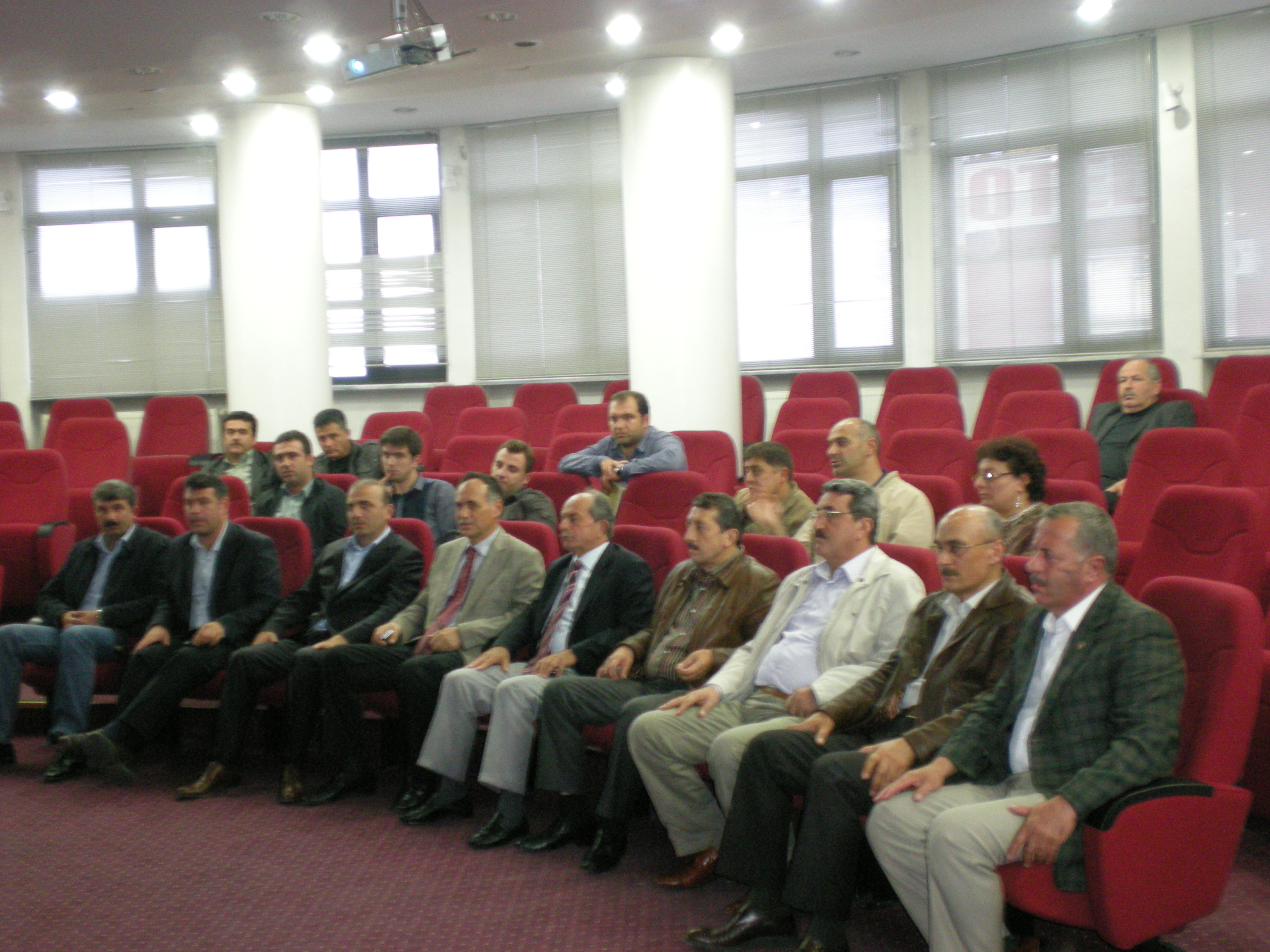 AKÇAABAT BELEDİYESİ’NDE “ORDU-GİRESUN-TRABZON-RİZE-GÜMÜŞHANE-ARTVİN PLANLAMA BÖLGESİ 1/100.000 ÖLÇEKLİ ÇEVRE DÜZENİ PLANI” İLE İLGİLİ BİLGİLENDİRME TOPLANTI YAPILDI