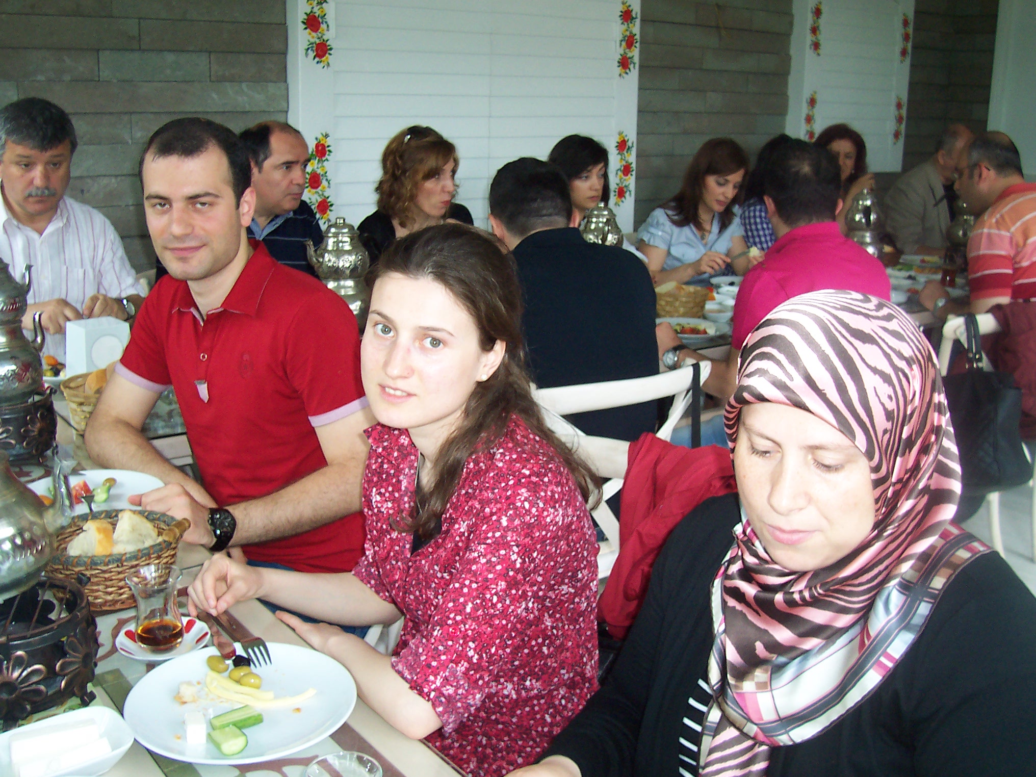 ÜYELERİMİZ VE KTÜ ŞEHİR VE BÖLGE PLANLAMA BÖLÜMÜ ÖĞRETİM ELEMANLARI İLE BİRLİKTE KAHVALTIDAYDIK